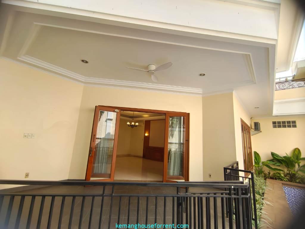 4-BR house with private pool for rent in Pondok Indah