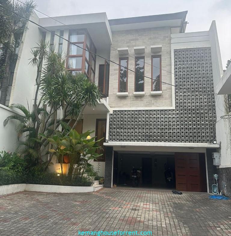 5 Bedroom Minimalist House with Private Pool in Kemang