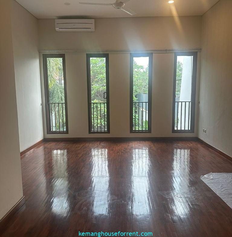 5 Bedroom Minimalist House with Private Pool in Kemang