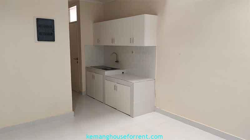 Luxury 5-Bedroom House for Rent in Executive Paradise Complex 13