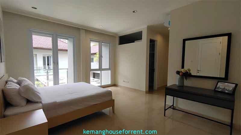 Luxury 5-Bedroom House for Rent in Executive Paradise Complex 5