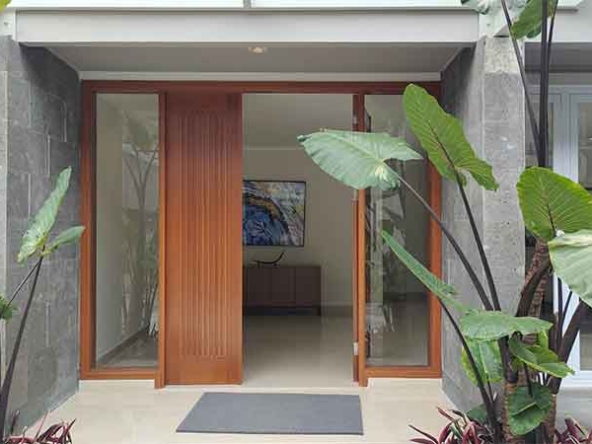 Luxury 5-Bedroom House for Rent in Executive Paradise Complex