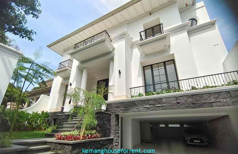 Rumah Mewah Rp37 M di Kemang Dalam dengan Lift & Kolam Pribadi