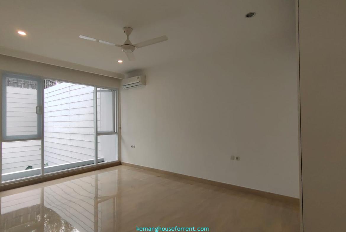 Executive Paradise KAv H Spacious 5 Bedroom House for Rent (1)
