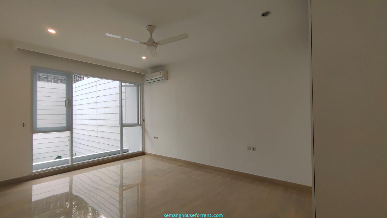 Executive Paradise KAv H Spacious 5 Bedroom House for Rent (1)