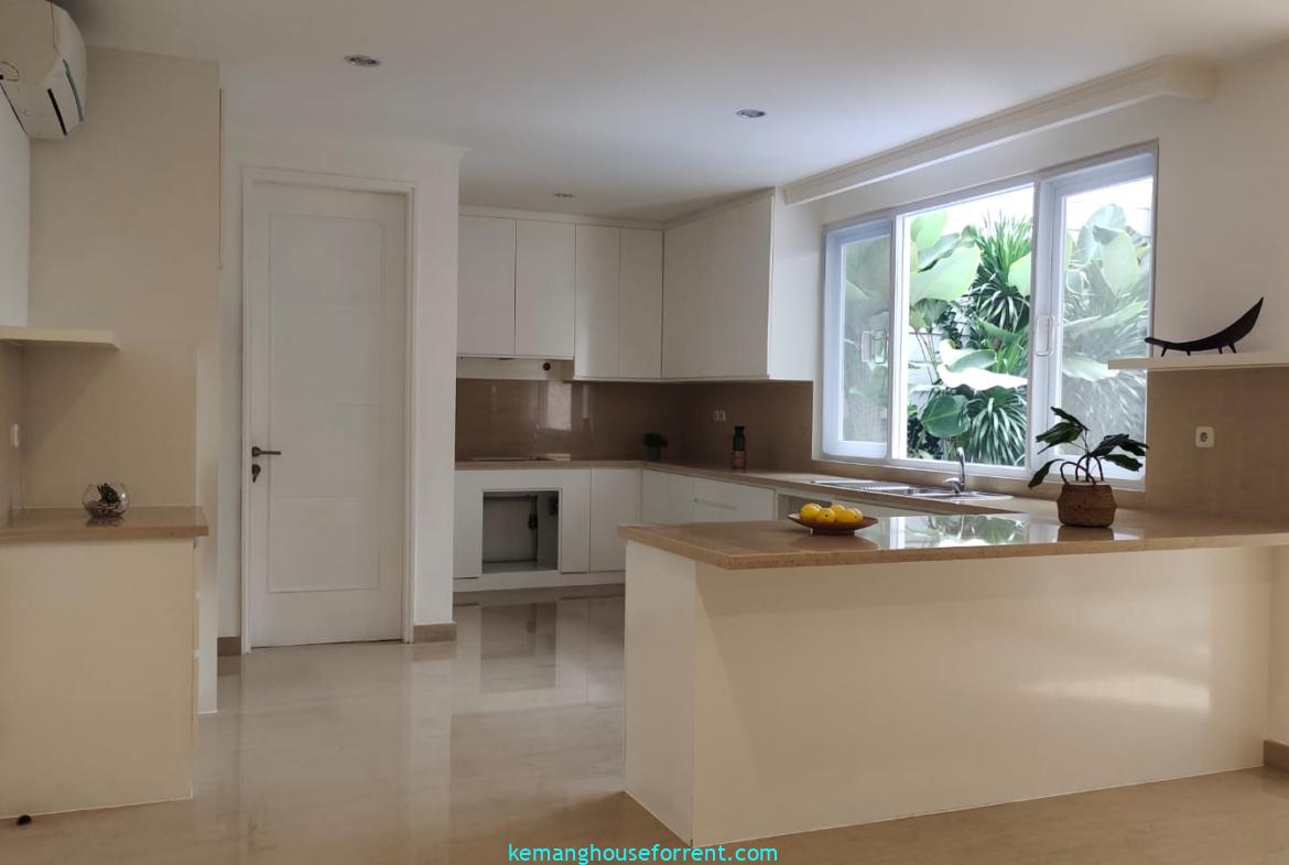 Executive Paradise KAv H Spacious 5 Bedroom House for Rent (13)