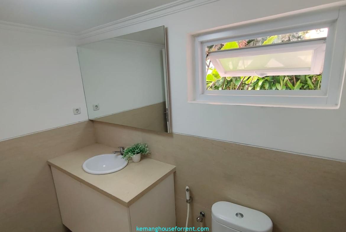 Executive Paradise KAv H Spacious 5 Bedroom House for Rent (8)