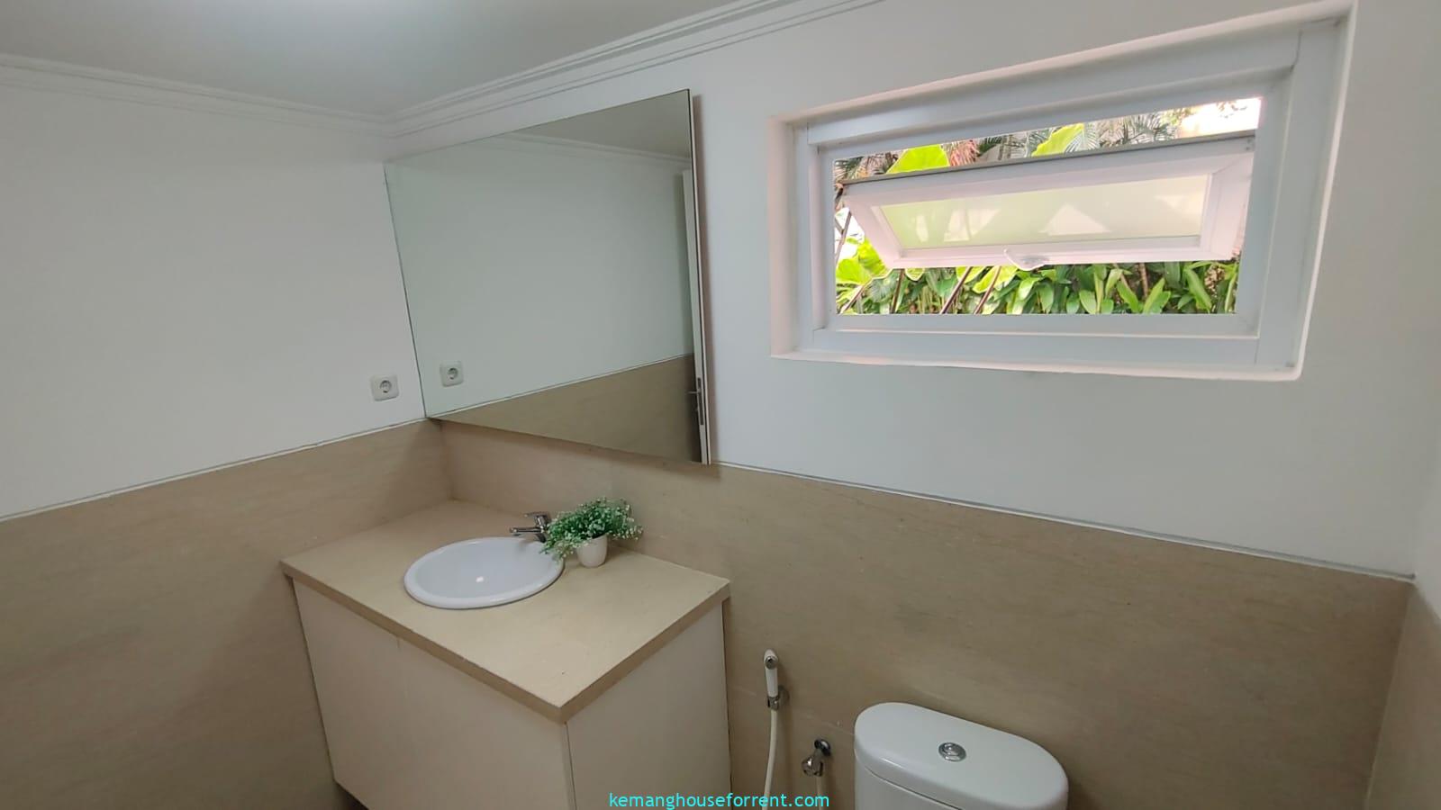 Executive Paradise KAv H Spacious 5 Bedroom House for Rent (8)