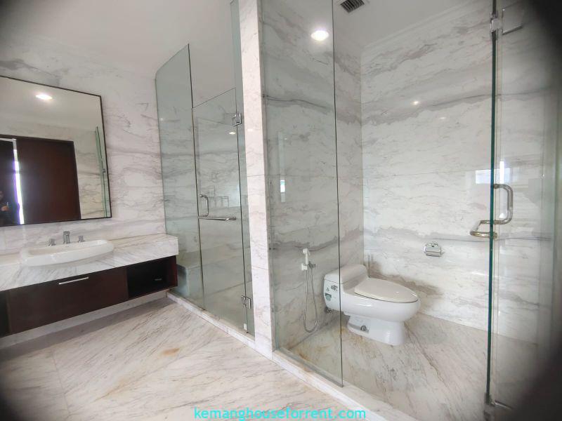 Luxury 3-Bedroom Apartment for Rent at Dharmawangsa Essence East Tower 35is (11)