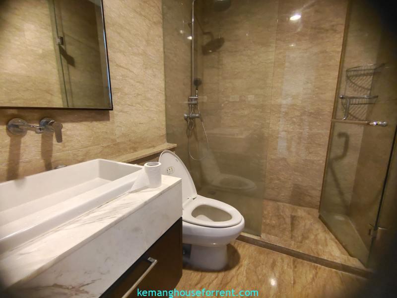 Spacious 3-Bedroom Apartment for Rent at Dharmawangsa Essence (10)