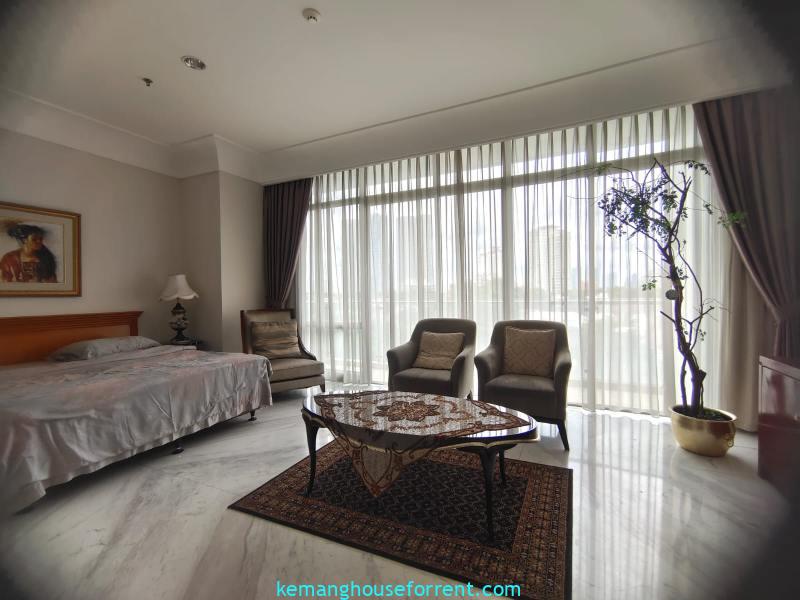 Spacious 3-Bedroom Apartment for Rent at Dharmawangsa Essence (13)