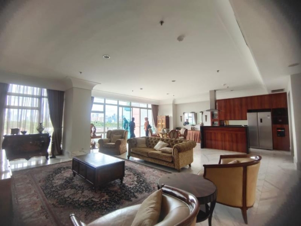 Spacious 3-Bedroom Apartment for Rent at Dharmawangsa Essence (17)