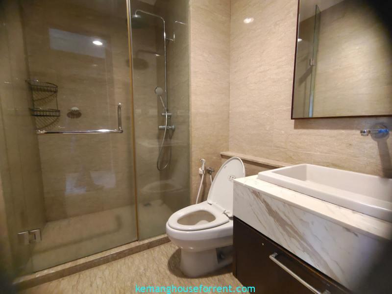 Spacious 3-Bedroom Apartment for Rent at Dharmawangsa Essence (18)