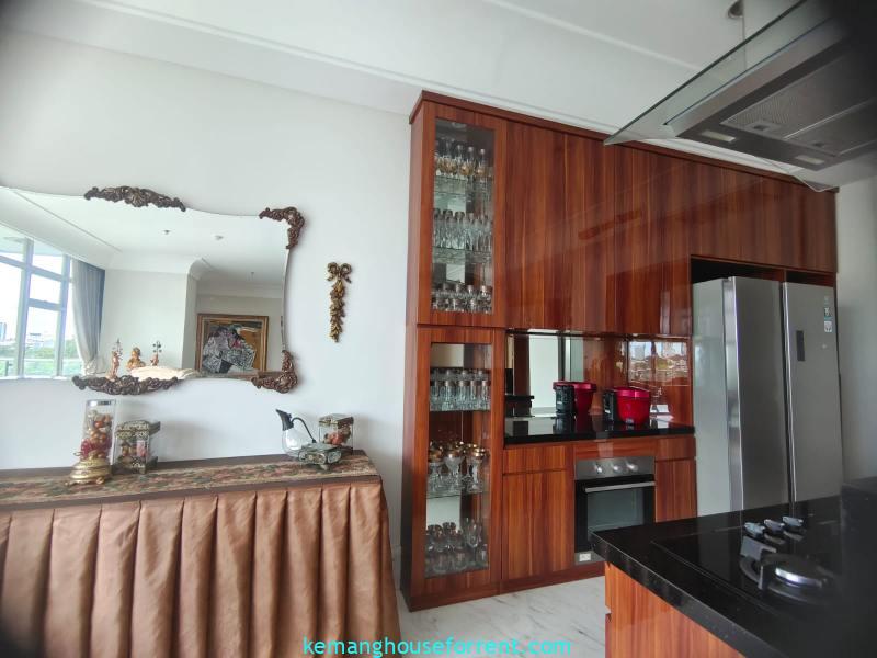 Spacious 3-Bedroom Apartment for Rent at Dharmawangsa Essence (20)