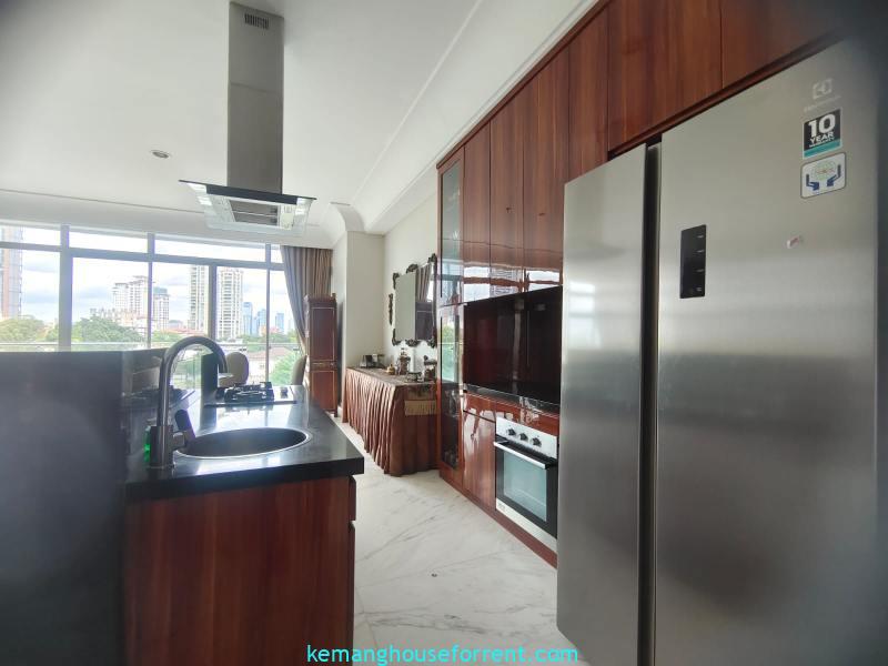 Spacious 3-Bedroom Apartment for Rent at Dharmawangsa Essence (6)