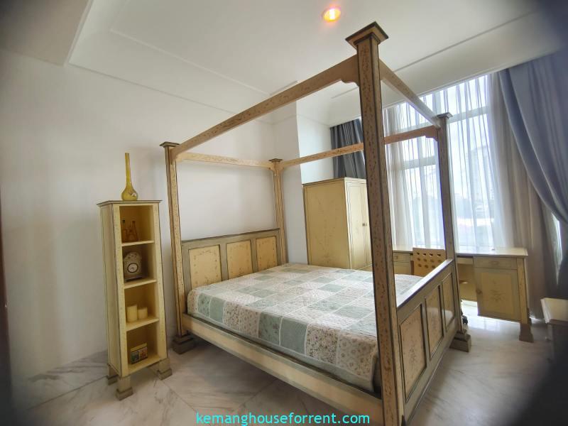 Spacious 3-Bedroom Apartment for Rent at Dharmawangsa Essence (9)