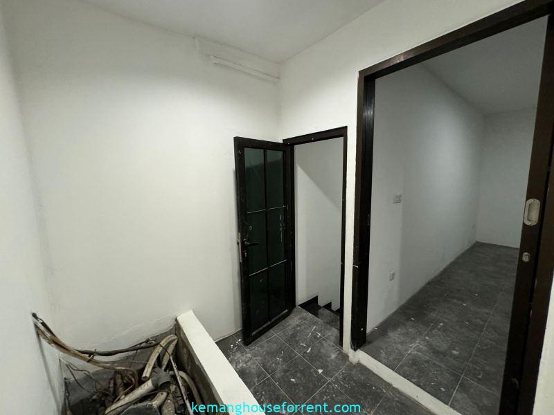 Dijual Bangunan Gedung 3 Lantai di Jl. Taman Kemang (1)