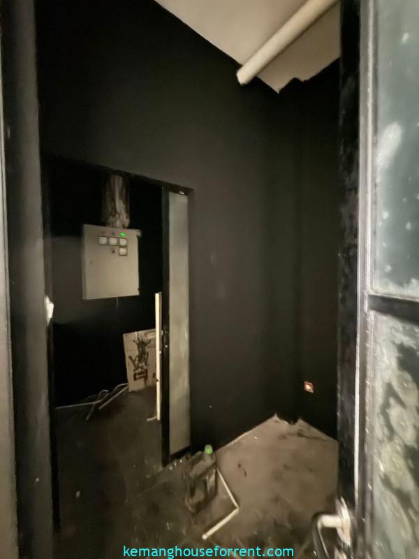 Dijual Bangunan Gedung 3 Lantai di Jl. Taman Kemang (13)