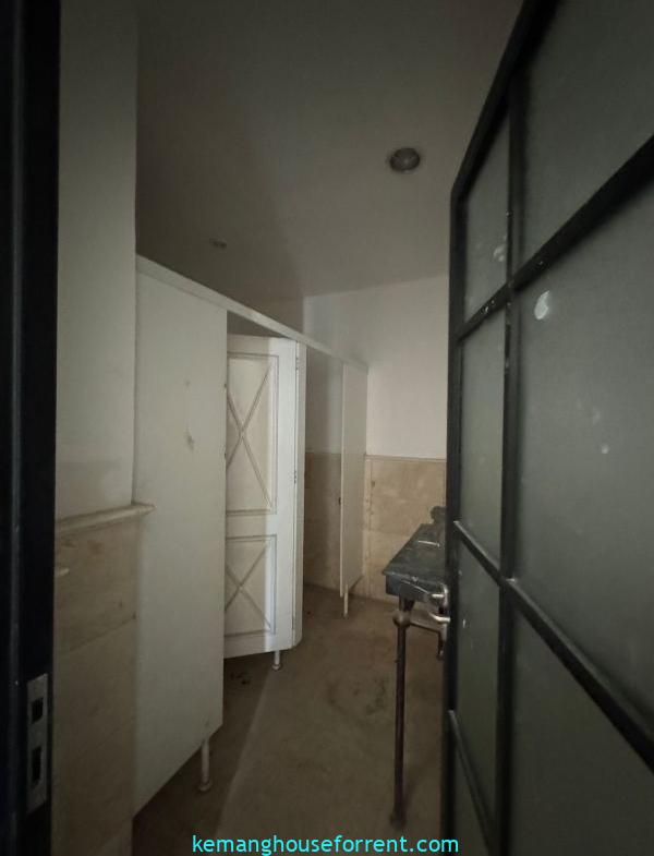 Dijual Bangunan Gedung 3 Lantai di Jl. Taman Kemang (14)