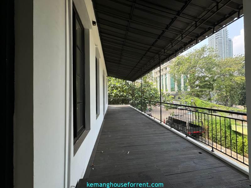 Dijual Bangunan Gedung 3 Lantai di Jl. Taman Kemang (19)
