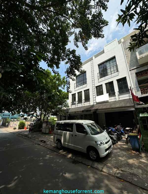 Dijual Bangunan Gedung 3 Lantai di Jl. Taman Kemang (2)