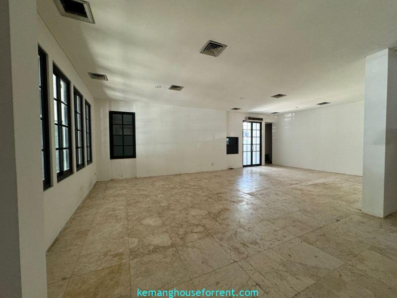 Dijual Bangunan Gedung 3 Lantai di Jl. Taman Kemang (5)
