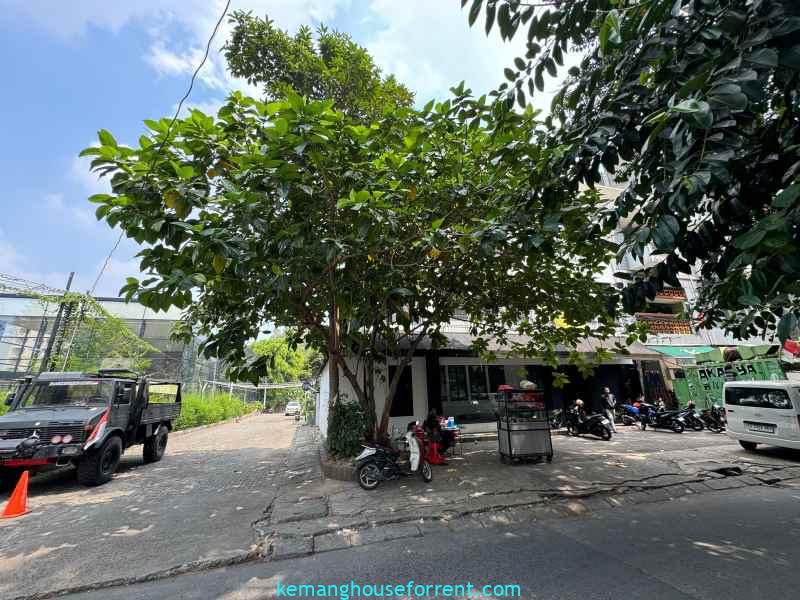 Dijual Bangunan Gedung 3 Lantai di Jl. Taman Kemang (6)