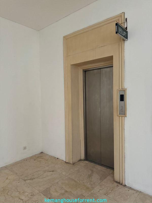 Dijual Bangunan Gedung 3 Lantai di Jl. Taman Kemang (9)