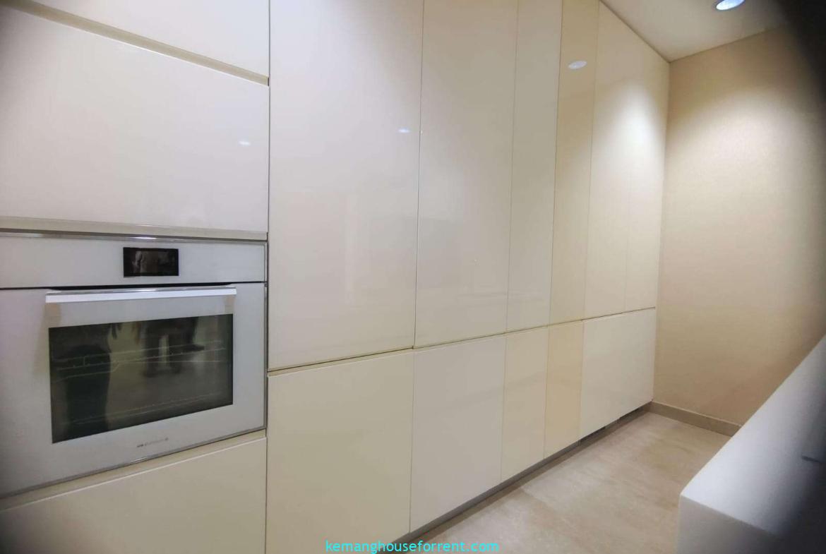 Luxury Apartment for Rent at Pakubuwono House (10)