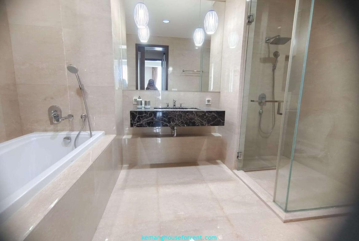 Luxury Apartment for Rent at Pakubuwono House (13)