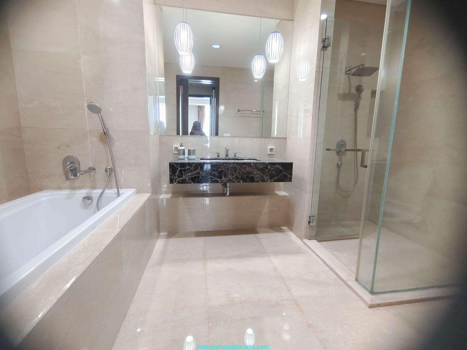 Luxury Apartment for Rent at Pakubuwono House (13)
