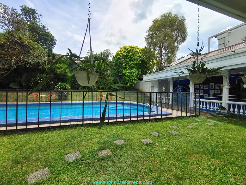 Dijual rumah mewah di Kemang Selatan
