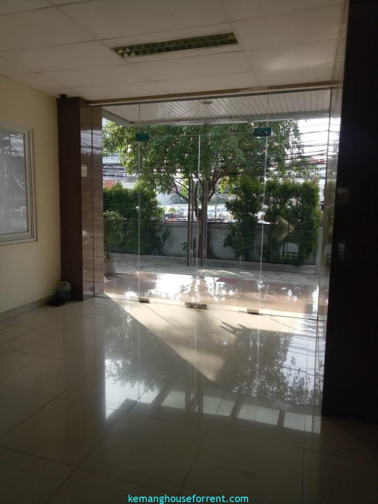 Gedung kantor disewakan Raden Saleh