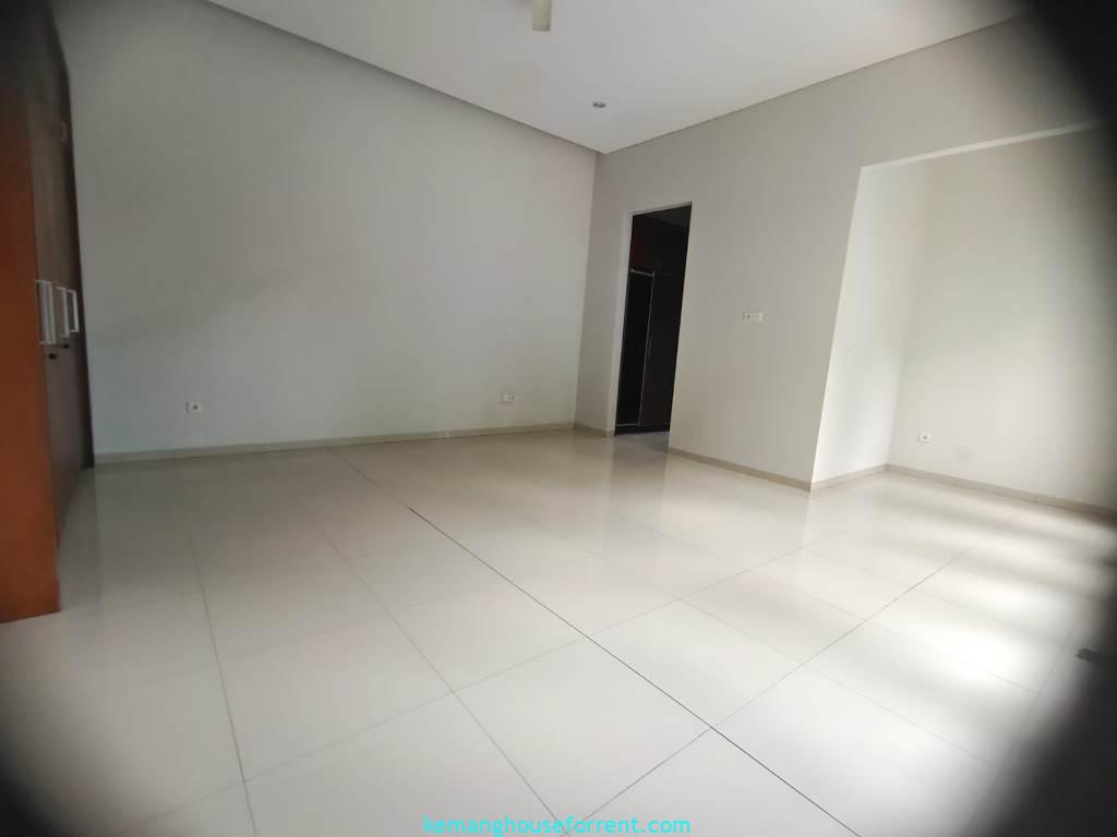 minimalist house for rent in Kemang Timur