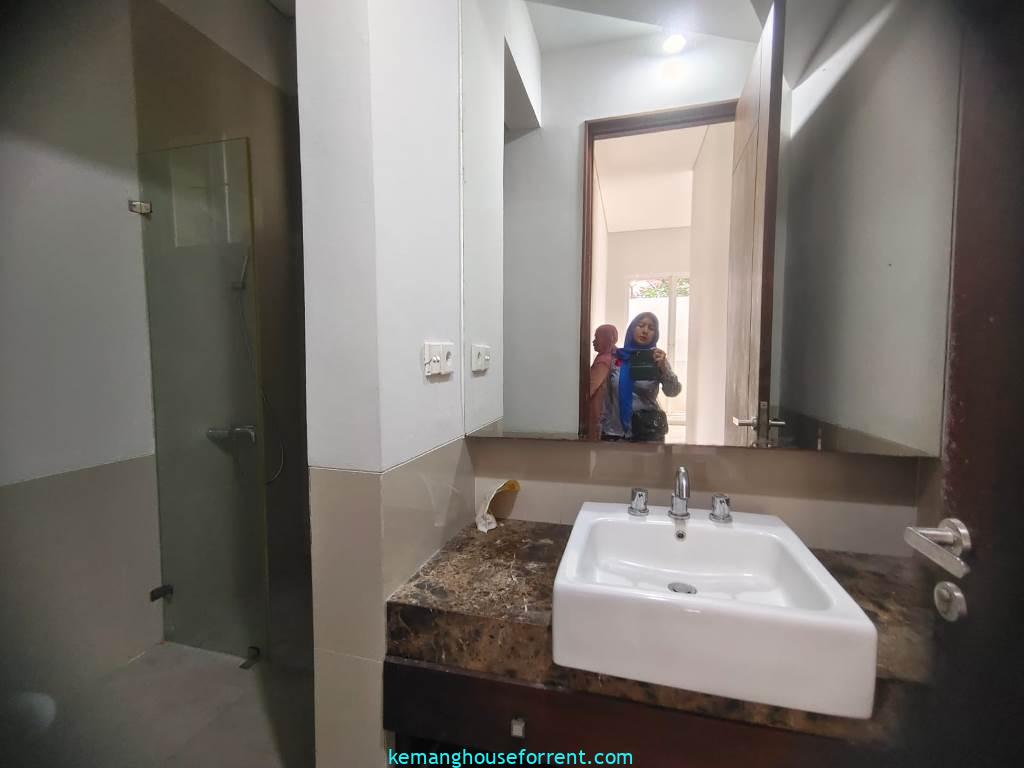 minimalist house for rent in Kemang Timur