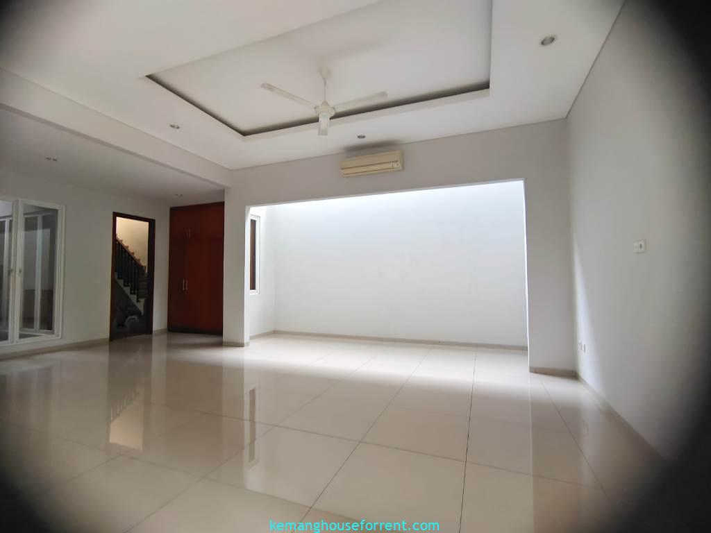 minimalist house for rent in Kemang Timur