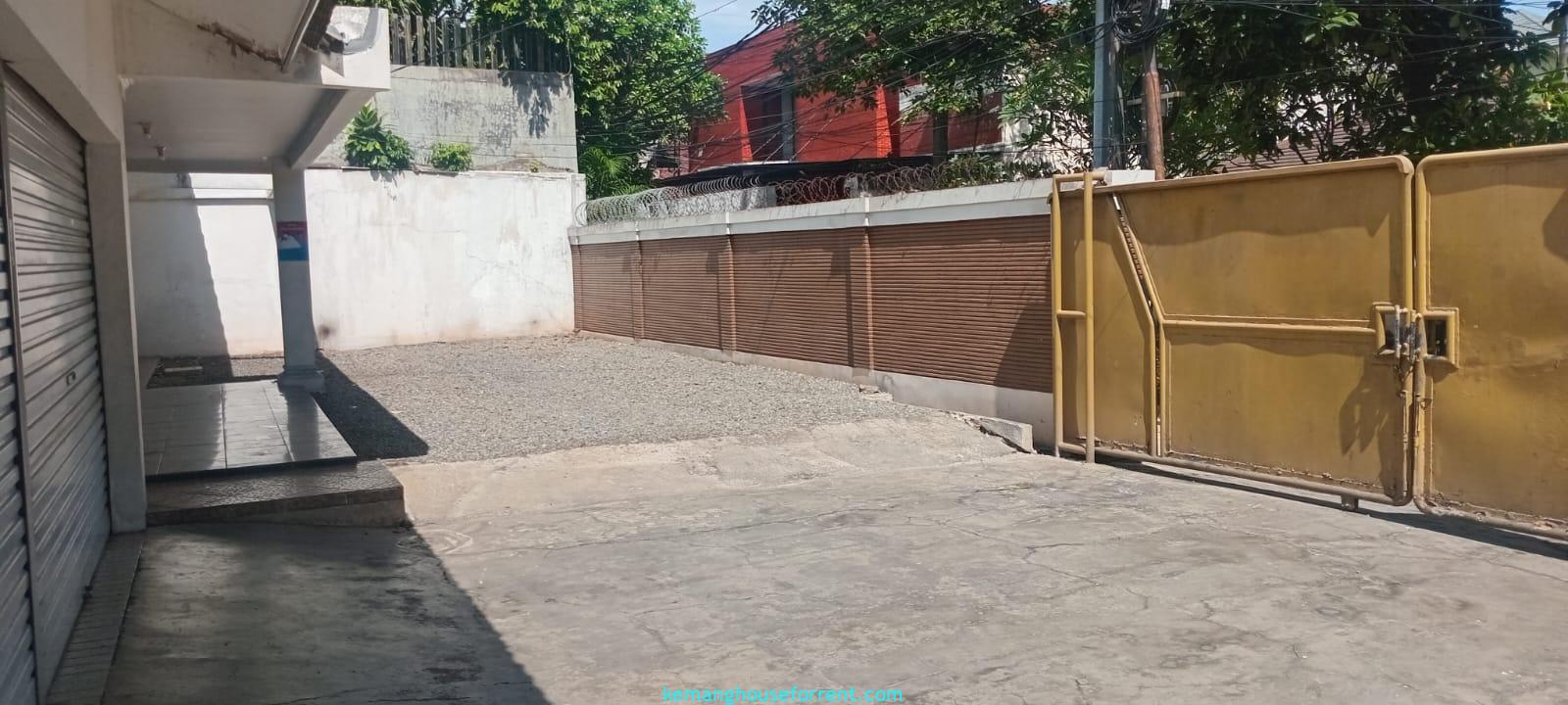 Dijual Rumah Luas di Kemang Area