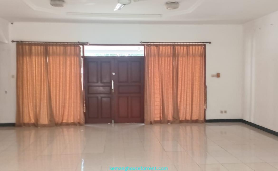 Dijual Rumah Luas di Kemang Area