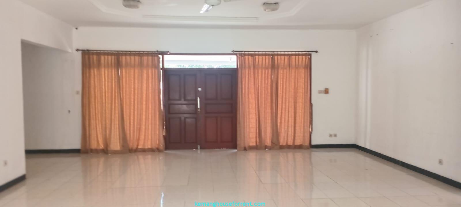 Dijual Rumah Luas di Kemang Area