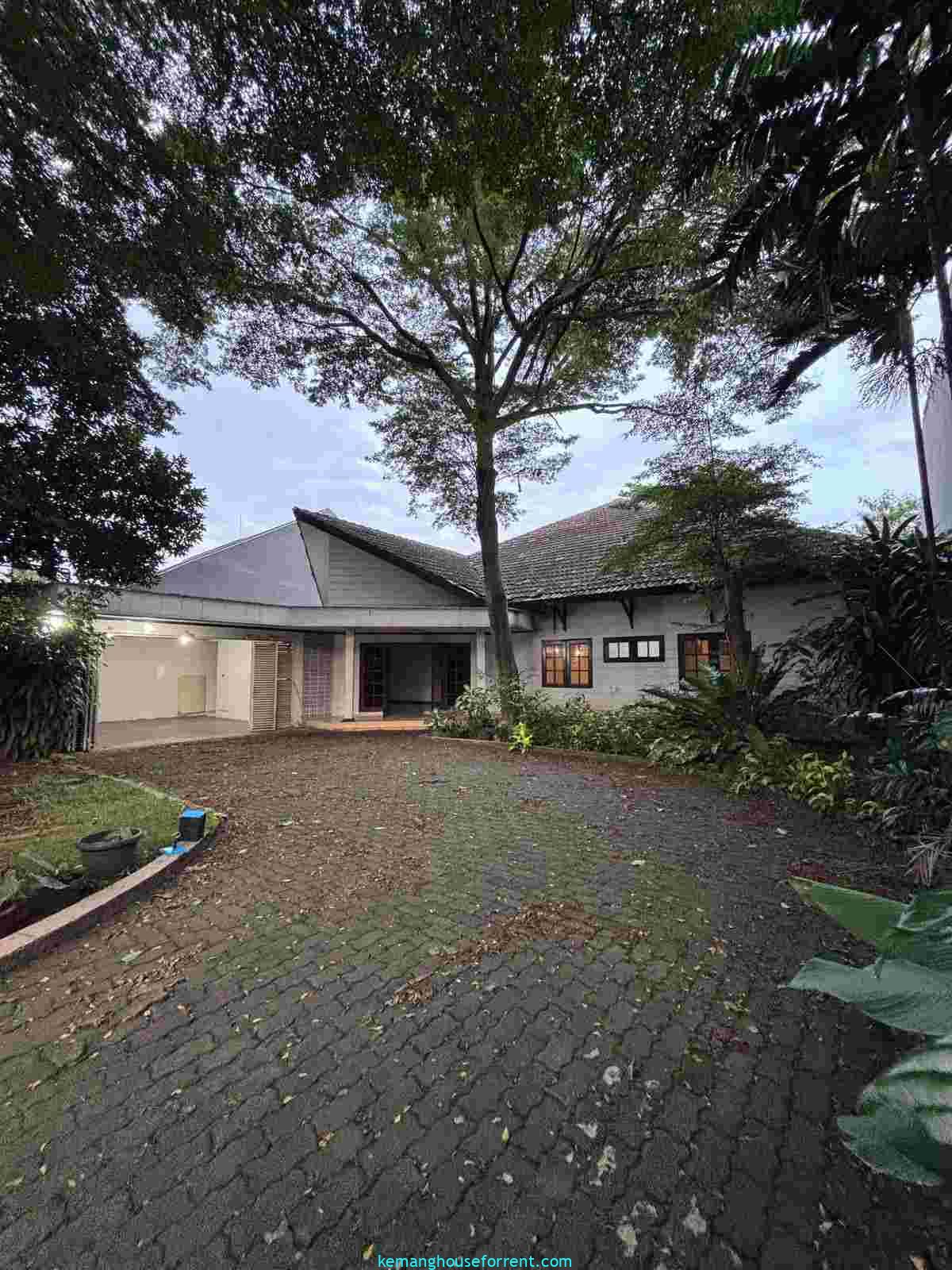 House for Rent in Pejaten Barat (1)