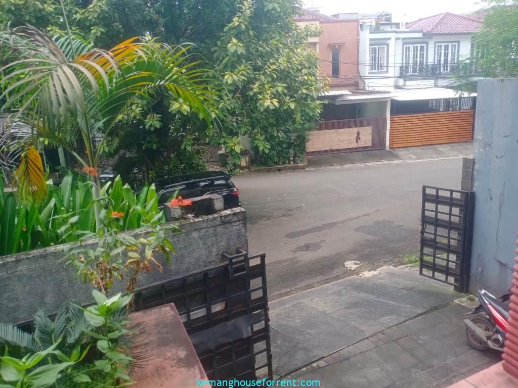 Rumah disewakan Villa Hijau Pondok Indah