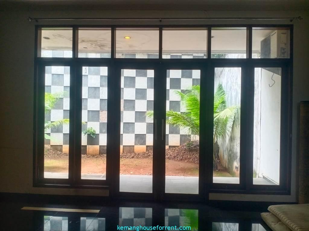 Rumah disewakan Villa Hijau Pondok Indah