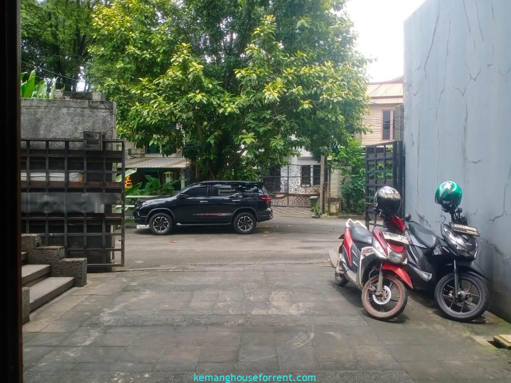Rumah disewakan Villa Hijau Pondok Indah