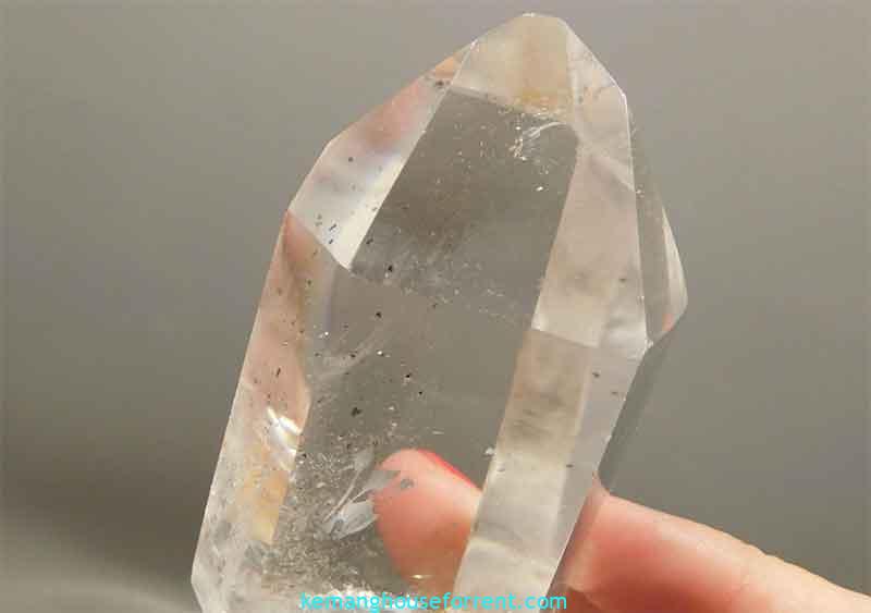 manfaat batu clear quartz