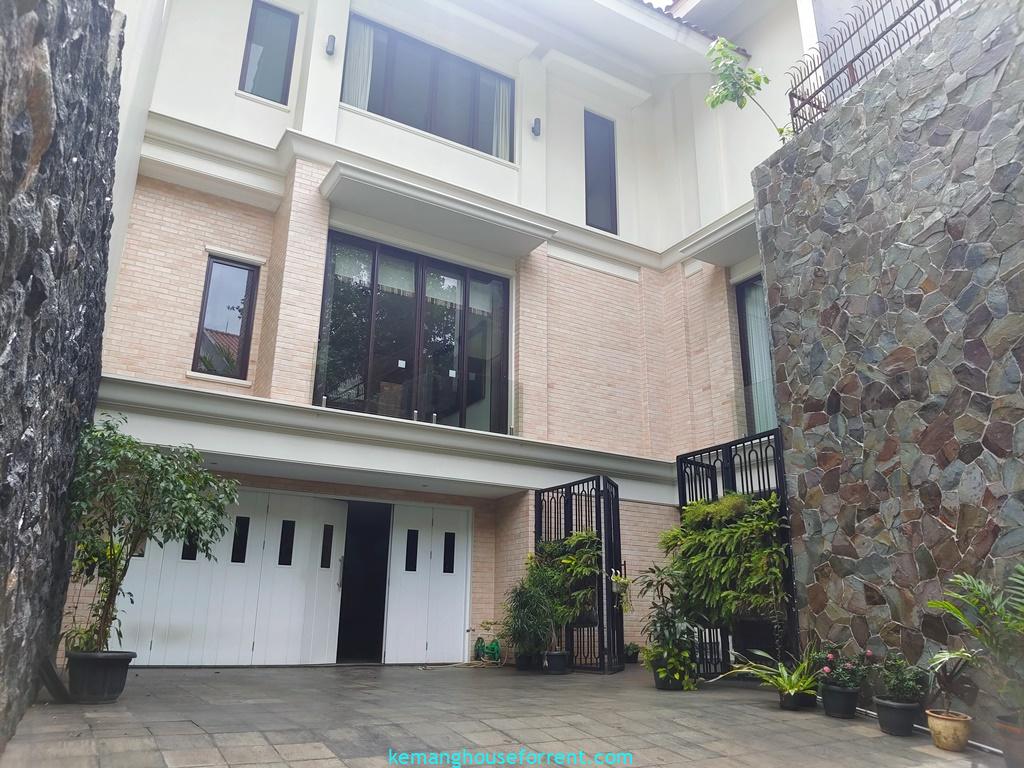 Luxury 4BR Residence at The Abbey Kemang