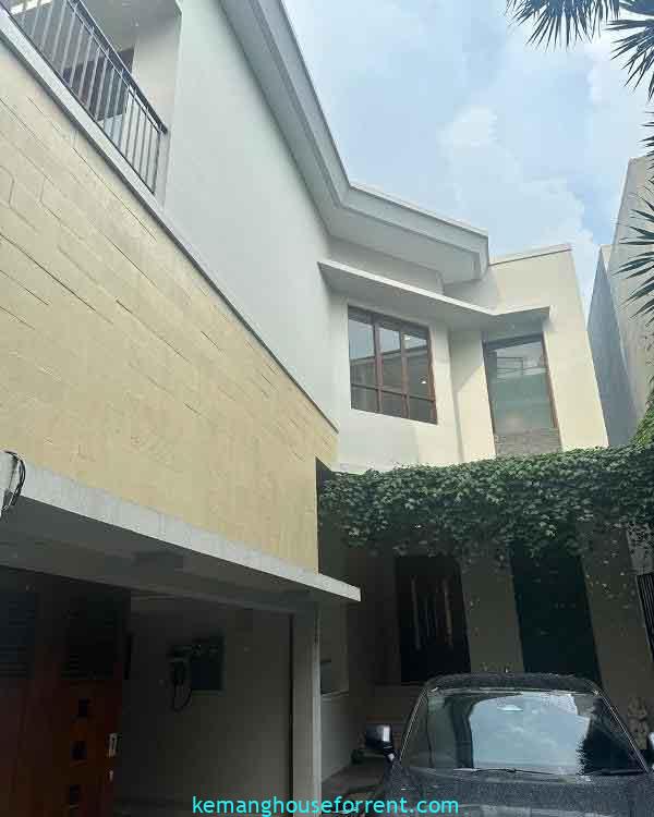 Modern 4-Bedroom Minimalist Townhouse for Rent in Benda Kemang