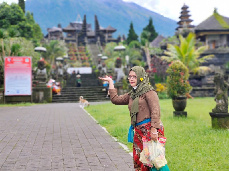 Neneng Zuhriah