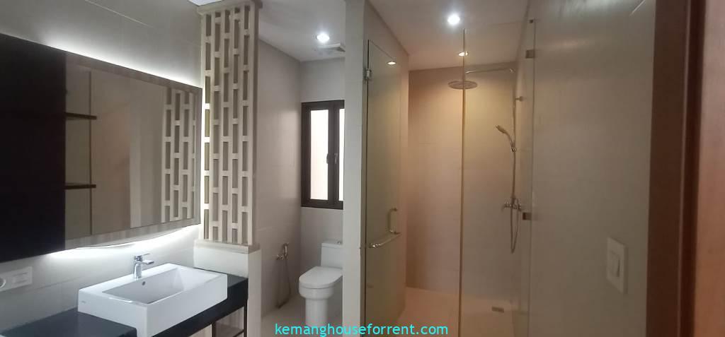4 BR Townhouse for Rent in Pejaten Barat Near AIS