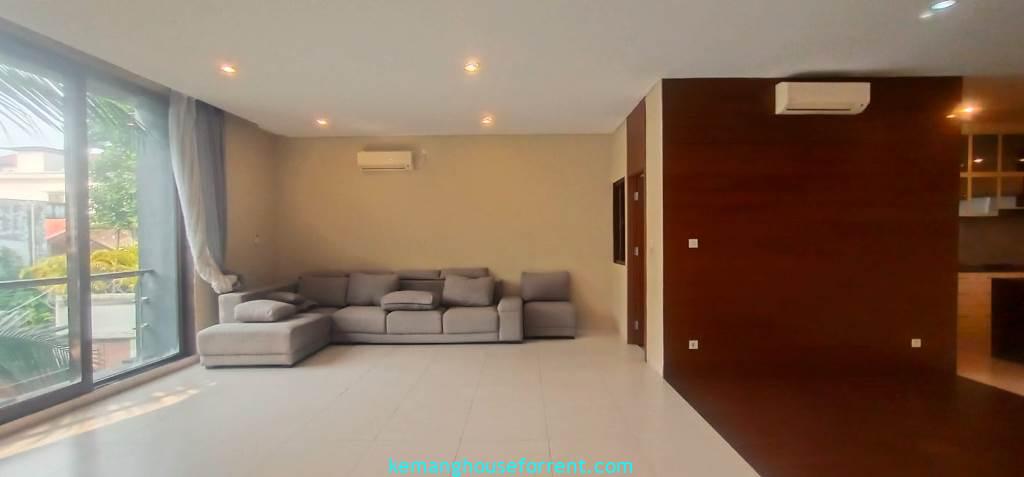 4 BR Townhouse for Rent in Pejaten Barat Near AIS