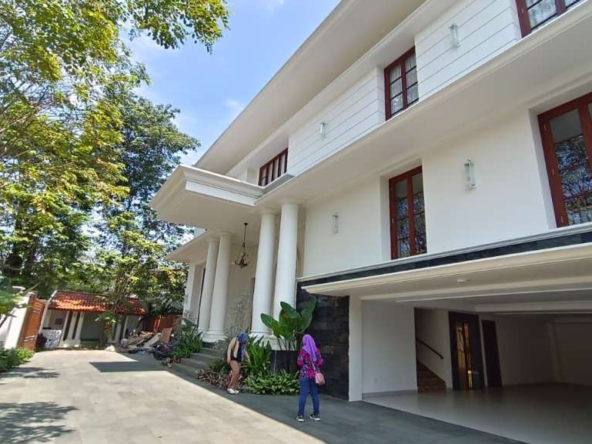 Dijual Rumah Fully Furnished di Kemang Selatan Jakarta Selatan